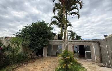 Imagem: A casa em condomínio possui 3 Dormitórios, 2 Banheiros, 4