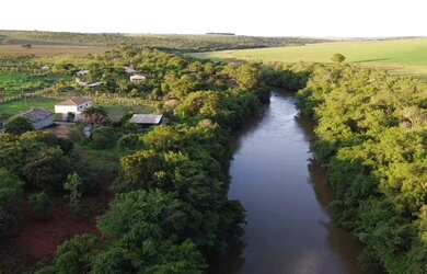 Imagem: A fazenda possui 5.000m² de Área e está localizado em Paracatuzinho