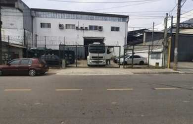 Imagem: O depósito possui 1.350m² de Área e está localizado em