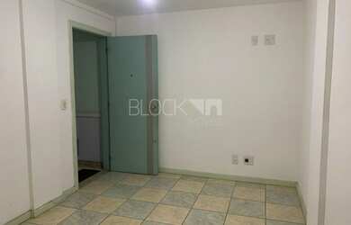 Imagem: O depósito possui 1 Vaga na garagem, 29m² de Área e está