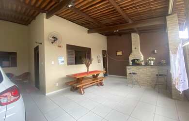 Imagem: A casa em condomínio possui 3 Dormitórios, 2 Banheiros, 2