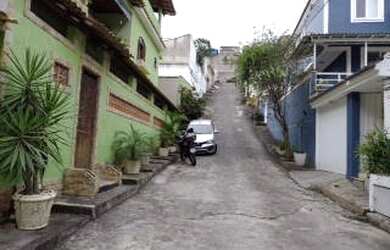 Imagem: A casa em condomínio possui 3 Dormitórios, 2 Banheiros, 120m²