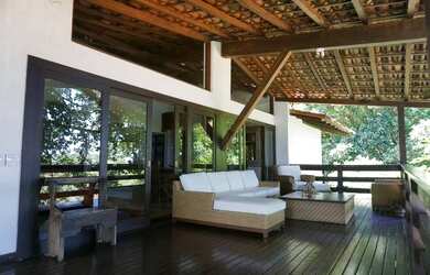 Imagem: A casa em condomínio possui 5 Dormitórios, 5 Banheiros, 4