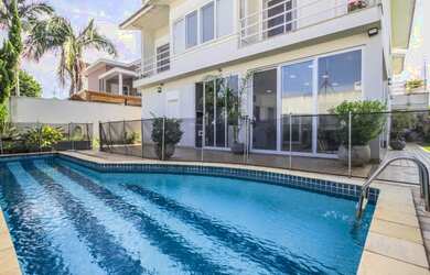 Imagem 1: Sobrado luxuoso com piscina e varanda gourmet no Condomínio Taubaté Village - Taubaté / SP