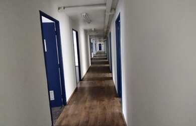 Imagem: O depósito possui 3 Vagas na garagem, 333m² de Área e está