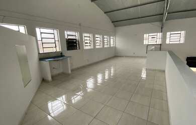 Imagem 4: Galpão em avenida comercial Jd São Vicente em frente ao Cartorio