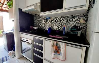 Imagem: A casa em condomínio possui 2 Dormitórios, 2 Banheiros, 1