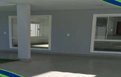 Imagem: A casa possui 3 Dormitórios, 3 Banheiros, 2 Vagas na garagem