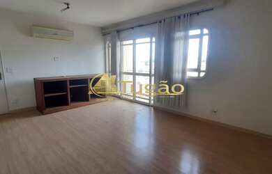 Imagem: O apartamento possui 3 Dormitórios, 1 Banheiro, 3 Vagas na