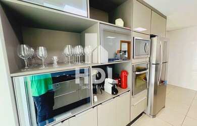 Imagem 6: OPORTUNIDADE Apartamento para venda possui 226 metros quadrados