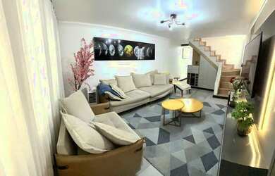 Imagem: A casa possui 3 Dormitórios, 4 Banheiros, 2 Vagas na garagem