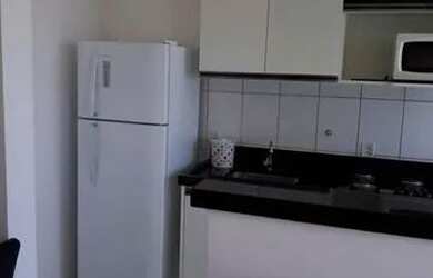 Imagem: O apartamento possui 2 Dormitórios, 1 Banheiro, 1 Vaga na garagem