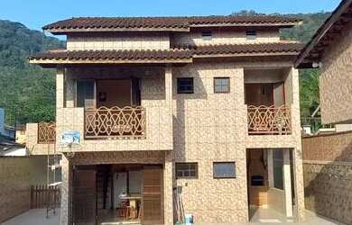 Imagem 2: Casa com piscina na divisa entre Caraguatatuba e Ubatuba