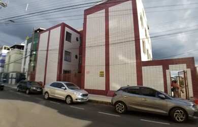 Imagem: O apartamento possui 3 Dormitórios, 1 Banheiro, 1 Vaga na garagem