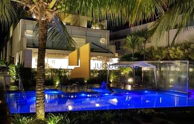 Imagem: A casa em condomínio possui 5 Dormitórios, 5 Banheiros, 2