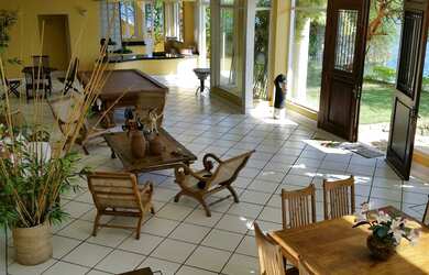 Imagem 10: Belíssima Residência no Condomínio Portogalo