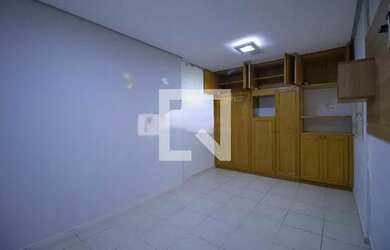 Imagem: A casa possui 2 Dormitórios, 1 Banheiro, 2 Vagas na garagem