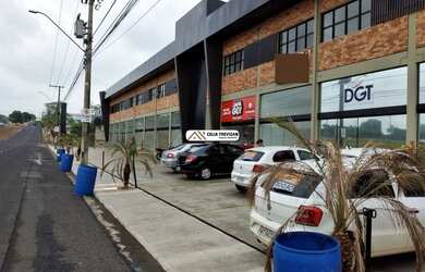 Imagem: O depósito possui 3 Vagas na garagem, 72m² de Área e está