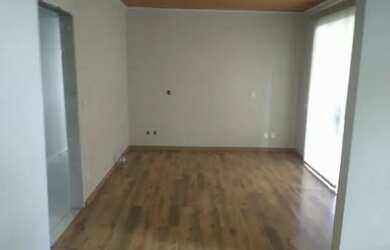 Imagem: A casa possui 3 Dormitórios, 2 Banheiros, 4 Vagas na garagem