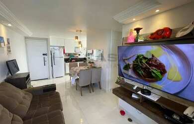 Imagem: O apartamento possui 3 Dormitórios, 1 Banheiro, 1 Vaga na garagem