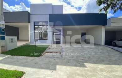 Imagem: A casa em condomínio possui 3 Dormitórios, 3 Banheiros, 4