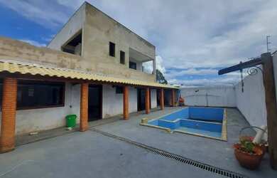 Imagem: A casa em condomínio possui 3 Dormitórios, 2 Banheiros, 2