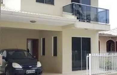 Imagem: A casa possui 2 Dormitórios, 2 Banheiros, 1 Vaga na garagem