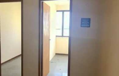 Imagem: O depósito possui 1 Vaga na garagem e 30m² de Área e está