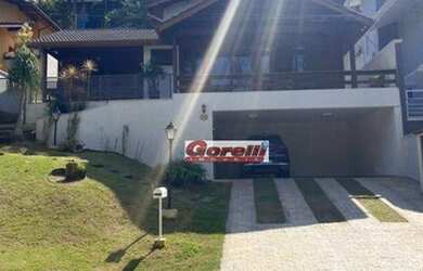 Imagem: A casa em condomínio possui 4 Dormitórios, 3 Banheiros, 2