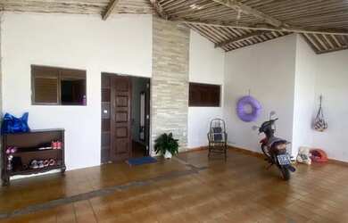 Imagem: A casa possui 2 Dormitórios, 2 Banheiros, 1 Vaga na garagem