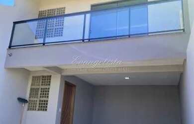 Imagem: A casa possui 2 Dormitórios, 2 Banheiros, 2 Vagas na garagem