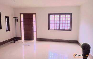 Imagem: A casa possui 3 Dormitórios, 1 Banheiro, 1 Vaga na garagem