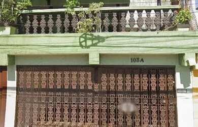 Imagem: A casa possui 3 Dormitórios, 1 Banheiro, 1 Vaga na garagem