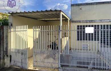 Imagem: A casa possui 5 Dormitórios, 4 Banheiros, 1 Vaga na garagem