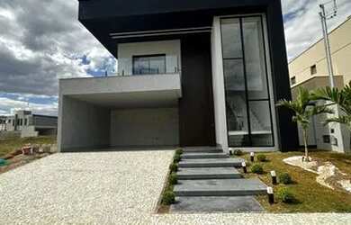 Imagem: A casa em condomínio possui 4 Dormitórios, 5 Banheiros, 4