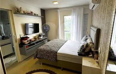 Imagem: A casa possui 3 Dormitórios, 2 Banheiros, 1 Vaga na garagem