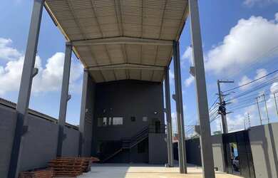 Imagem: O depósito possui 1 Vaga na garagem, 600m² de Área e está