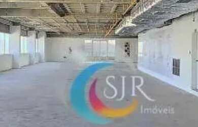 Imagem: O depósito possui 5 Vagas na garagem e 555m² de Área e está