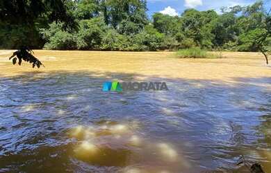 Imagem: A fazenda possui 1.300m² de Área e está localizado em Buritis