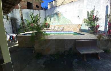 Imagem 13: Casarão em Rio das ostras e 2 ap em cima e 2 lojas na frente