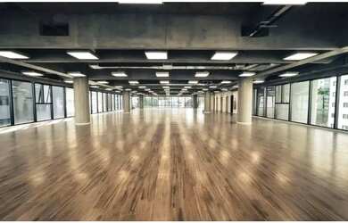 Imagem: O depósito possui 5 Vagas na garagem, 442m² de Área, Imóvel