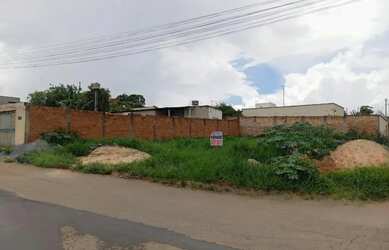 Imagem: O terreno possui 385m² de Área e está localizado em Vila