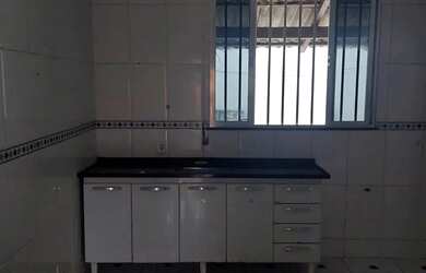 Imagem 8: Casa para aluguel possui 30 metros quadrados com 2 quartos em Valverde...