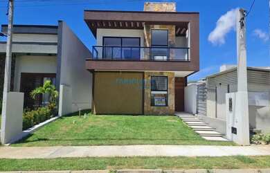 Imagem: A casa em condomínio possui 4 Dormitórios, 4 Banheiros, 2