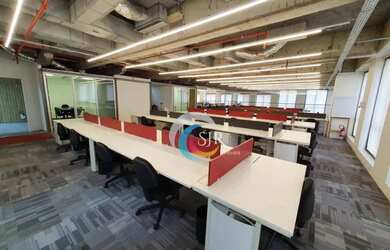 Imagem: O depósito possui 5 Vagas na garagem, 1108m² de Área e Imóvel