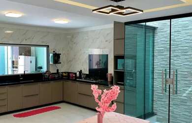 Imagem: A casa em condomínio possui 3 Dormitórios, 3 Banheiros, 3