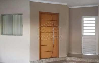 Imagem: A casa possui 2 Dormitórios, 1 Banheiro, 2 Vagas na garagem