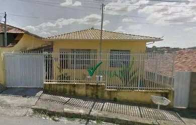 Imagem: A casa possui 4 Dormitórios, 1 Banheiro, 140m² de Área e