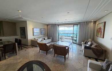 Imagem: O apartamento possui 4 Dormitórios, 5 Banheiros, 4 Vagas na