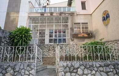 Imagem: A casa possui 5 Dormitórios, 5 Banheiros, 2 Vagas na garagem